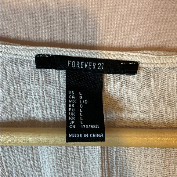 CREAM ‘FOREVER 21’ CROP TOP!! - Picture 3 of 6